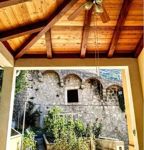 House Ina Konukevi