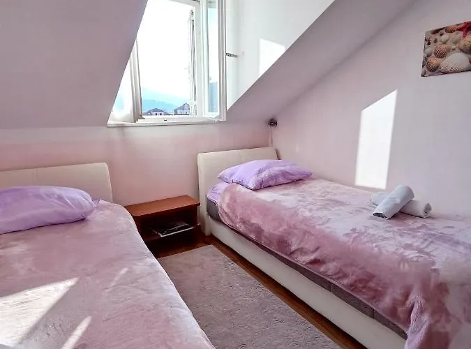 House Ina 3* Ston