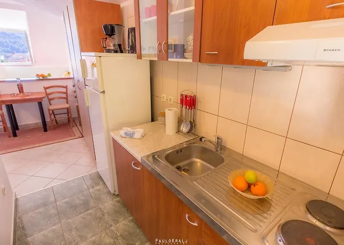 Konukevi House Ina Ston