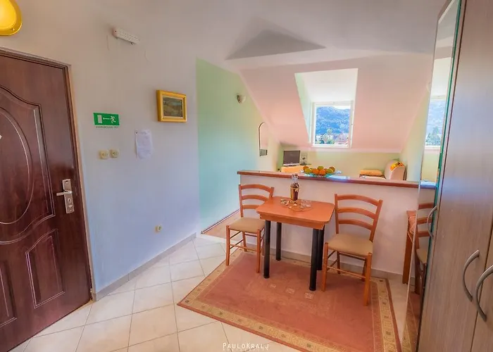 Konukevi House Ina 3*