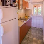 House Ina Ston