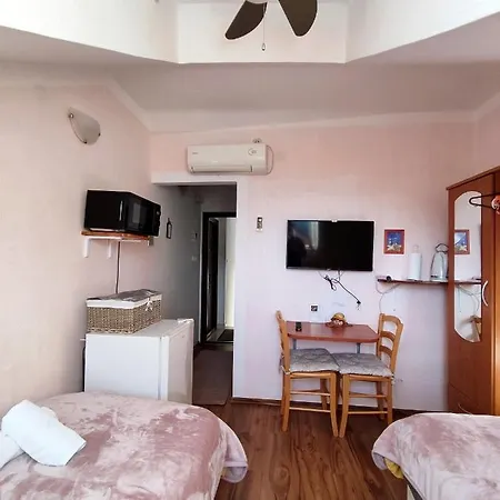 House Ina Pensión 3*