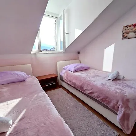 House Ina 3* Ston