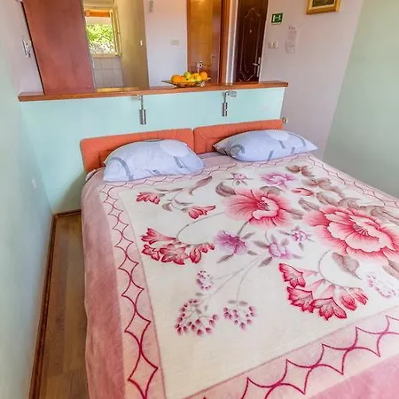 House Ina Ston